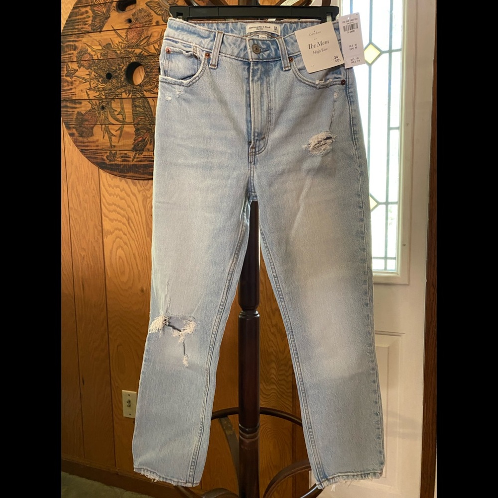 Abercrombie & Fitch Mom Jeans